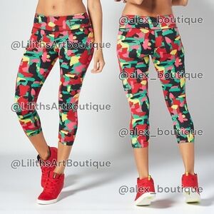 Zumba Let's Jam Perfect Capri Leggings Multi Color Size S (E077)